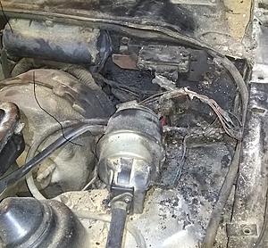 Help identify missing parts 82 Indy 500 Z/28-1982-z28-engine-bay-2.jpg